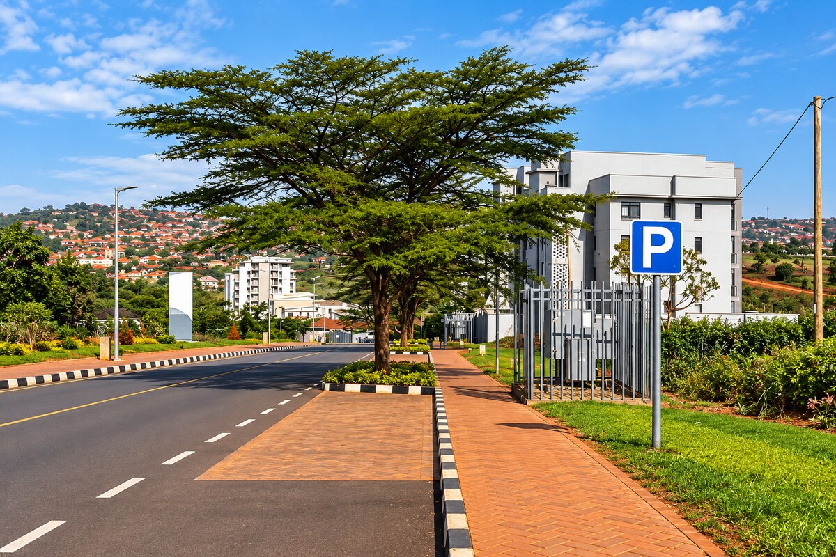 Landscaped road and parking inside Solana